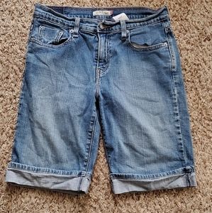 Levi's bermuda shorts